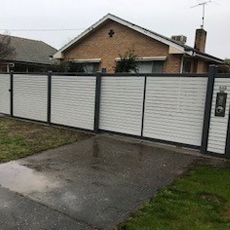 New Aluminium slat fence and auto gate.